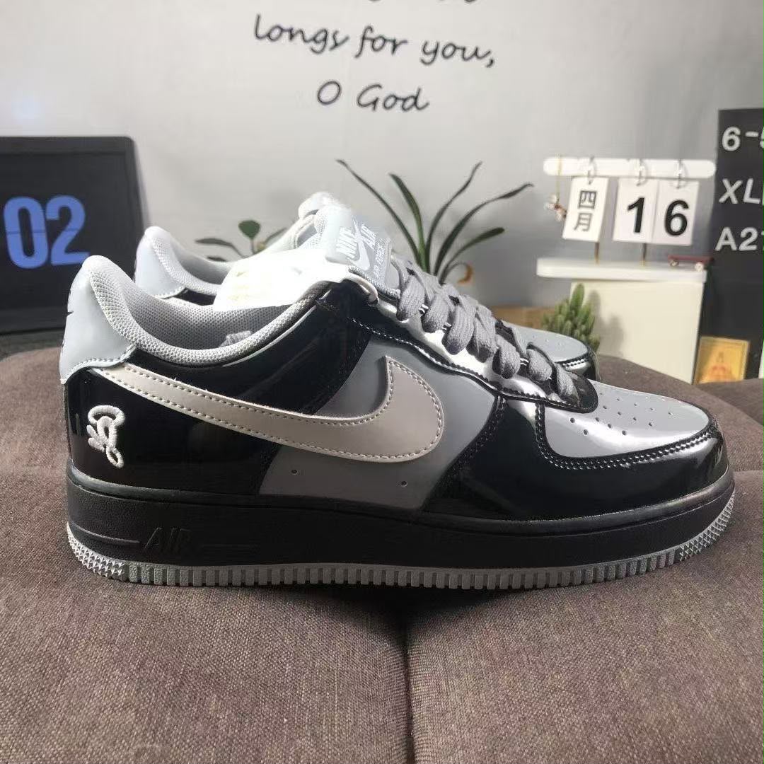 Four sizi 10 dunk  Different colors
