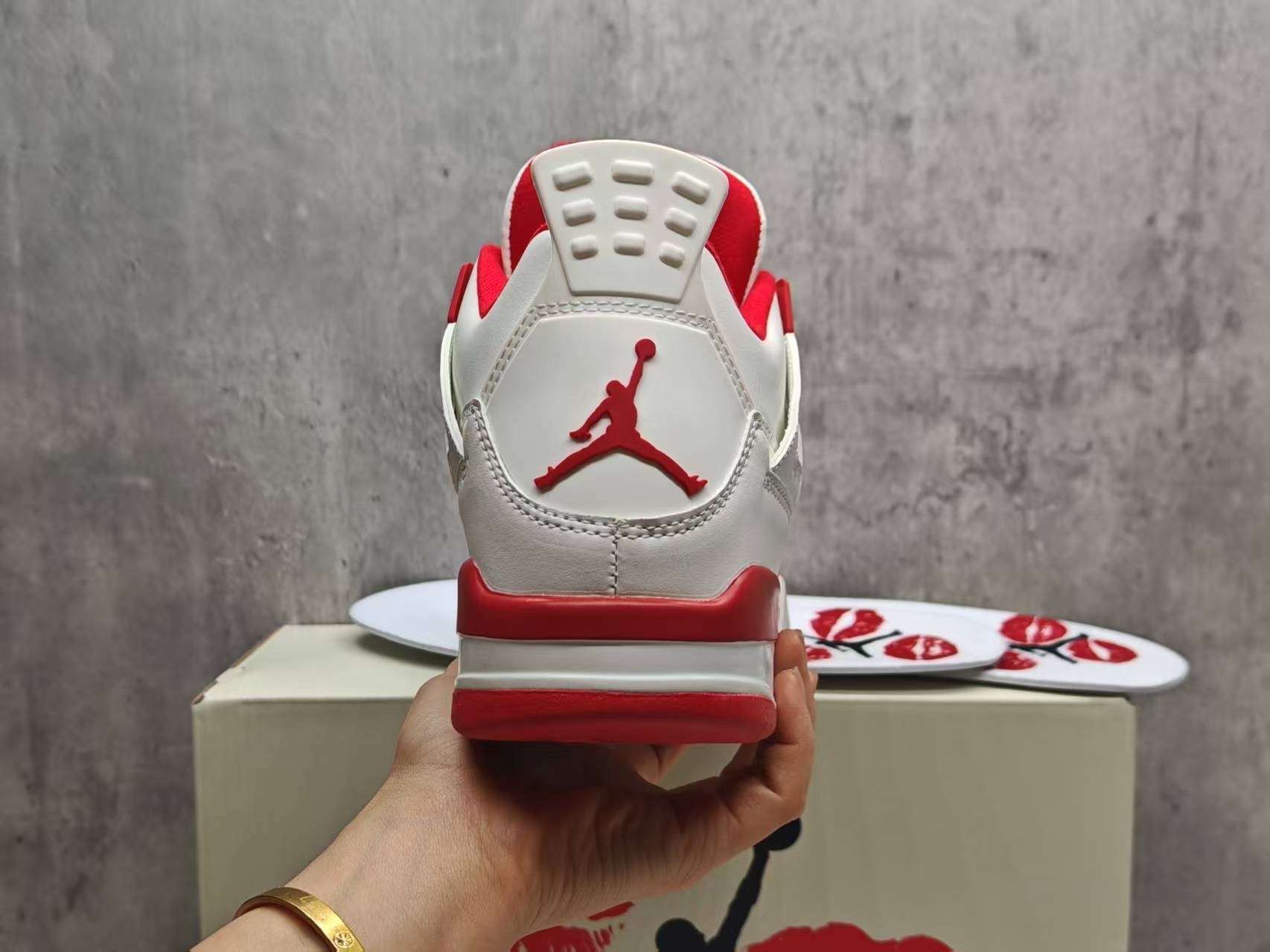 Air Jordan 4valentine-s-day red