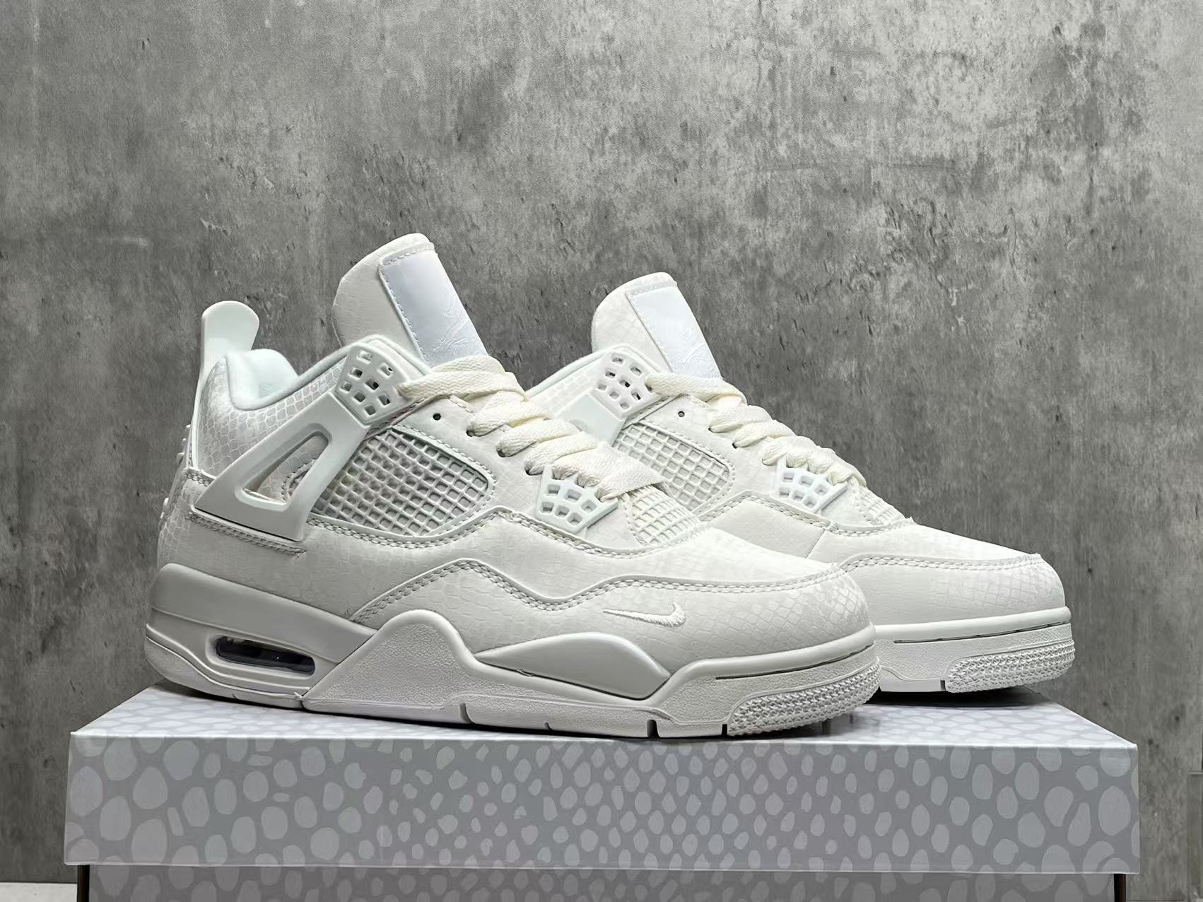 Air Jordan 4  white manba