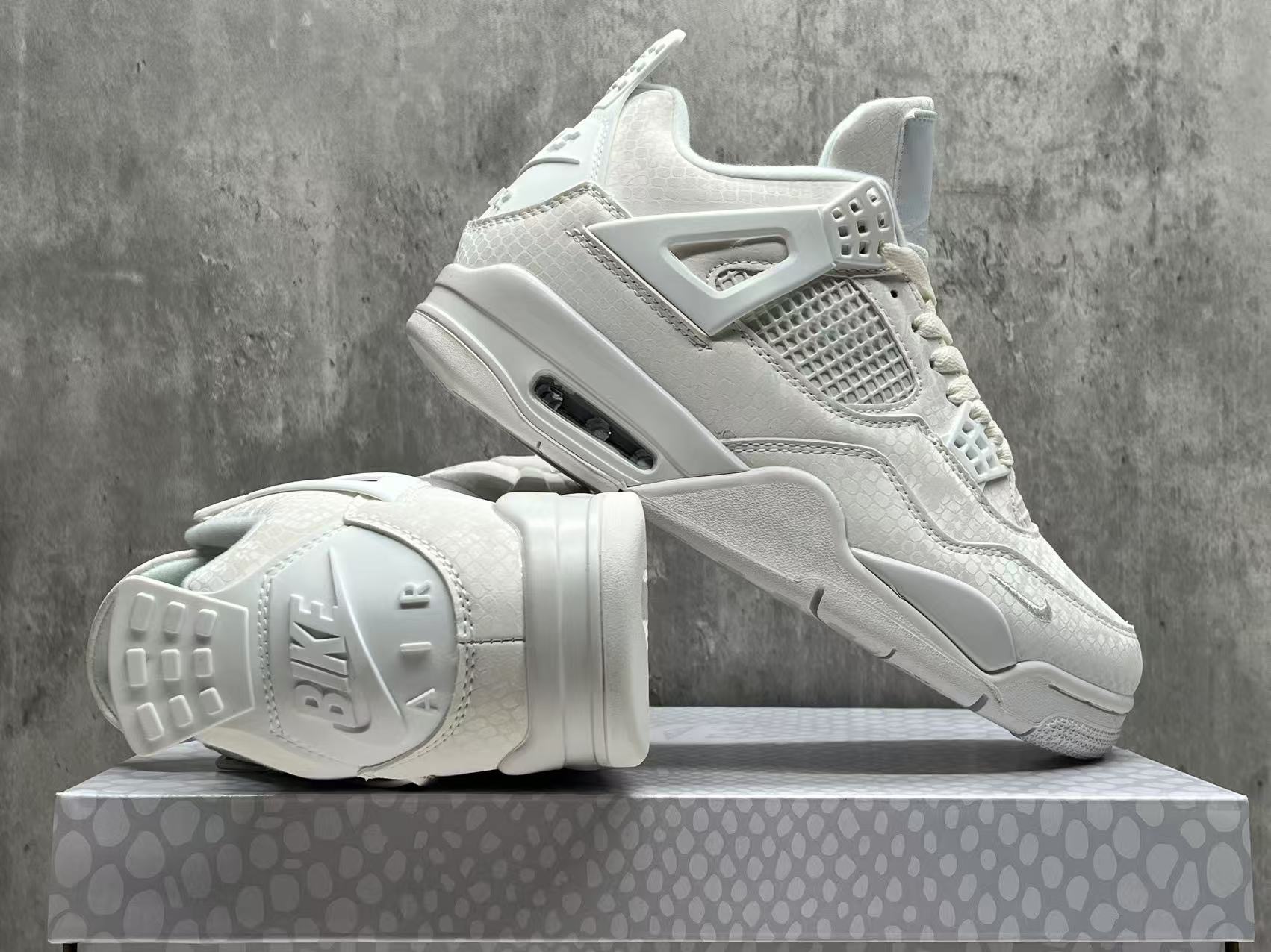 Air Jordan 4  white manba