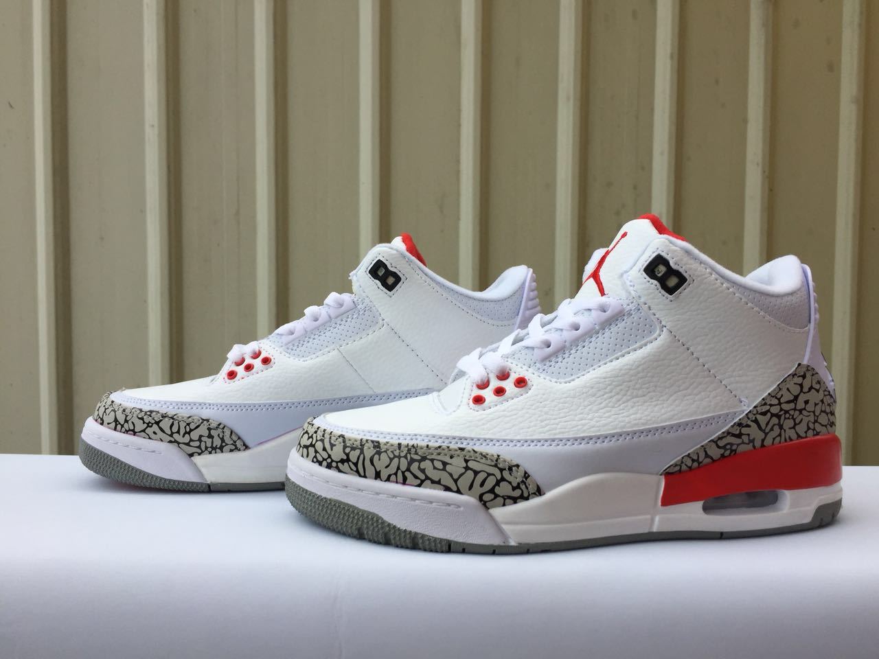 Air Jordan 3 Retro Fire Red