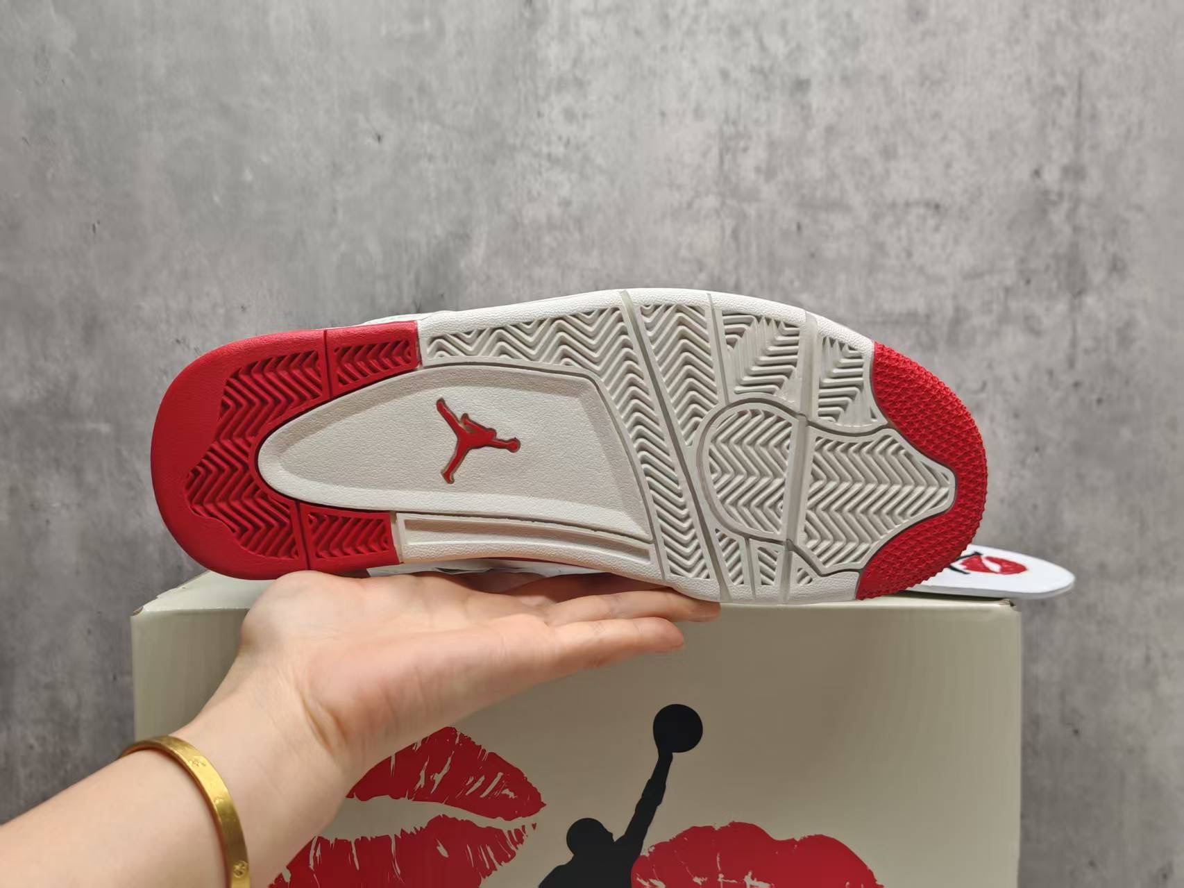 Air Jordan 4valentine-s-day red