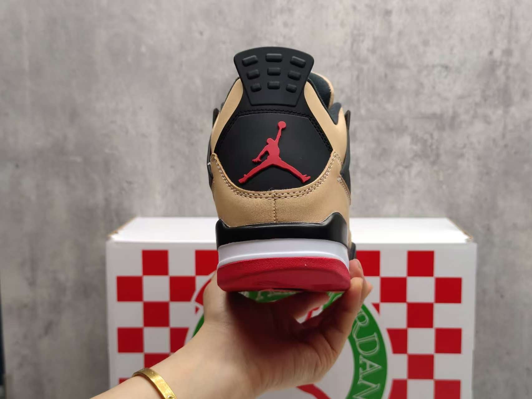 Air Jordan 4 pizza