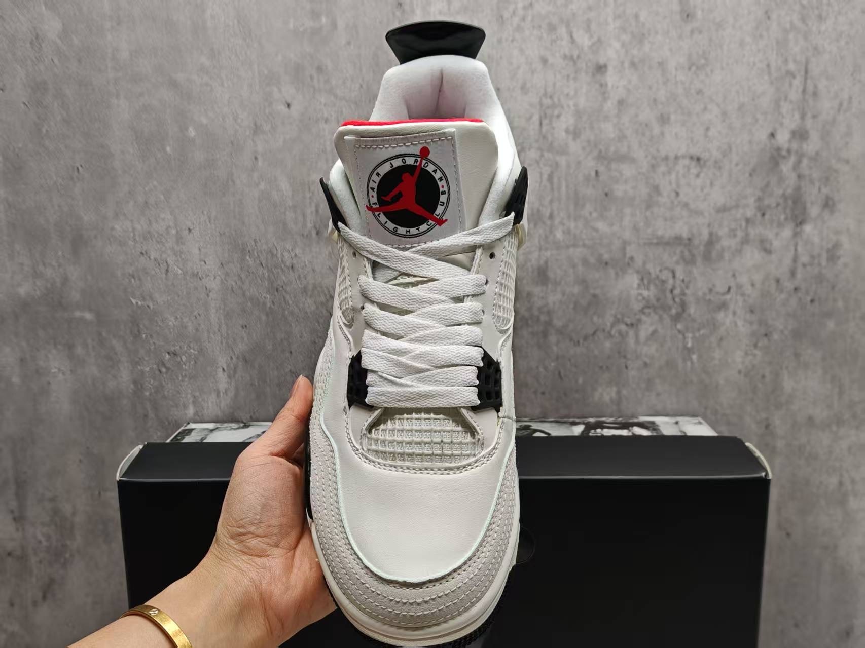 Air Jordan 4 pilot