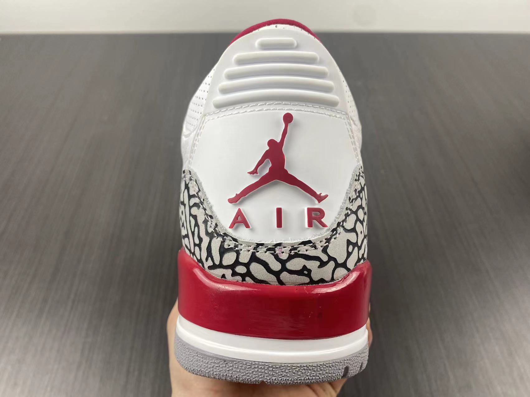 Air Jordan 3 Retro「Cardinal Red」