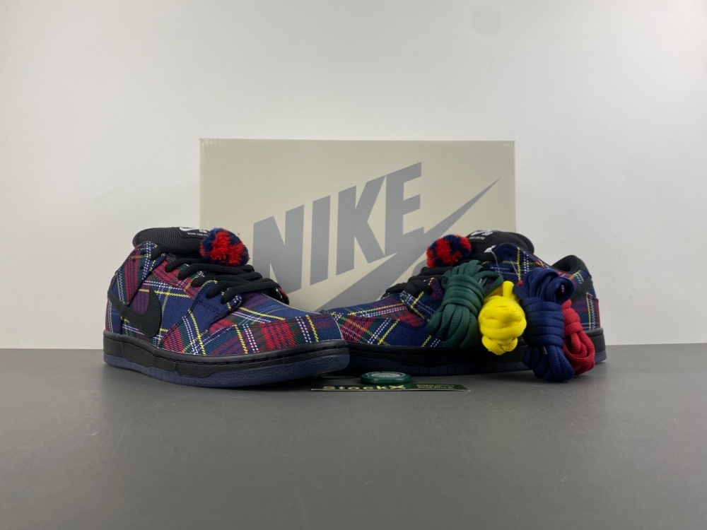 "Nardwuar" Scottish deep blue-red, product number: II1493-600