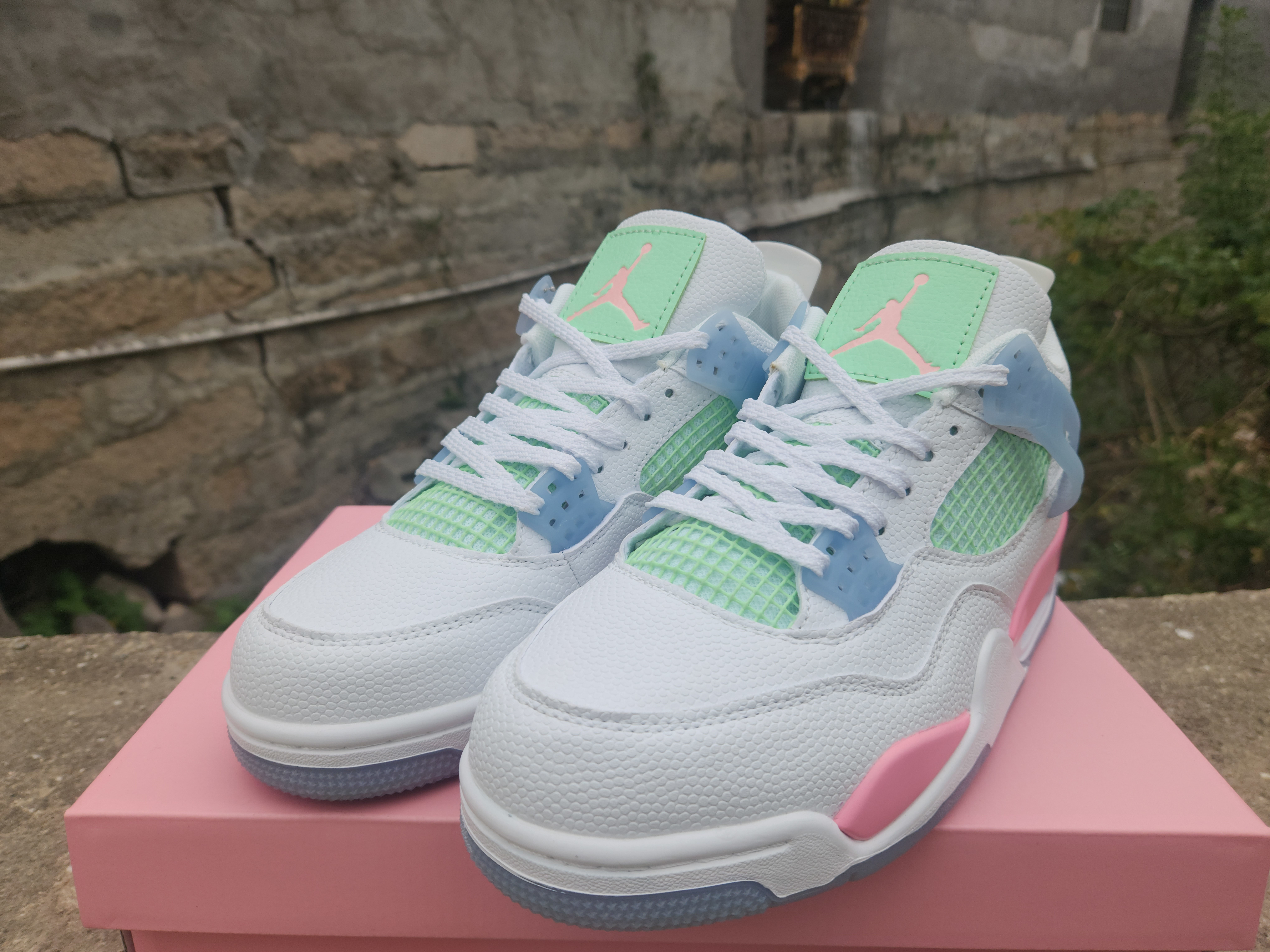 Air Jordan 4valentine-s-day2