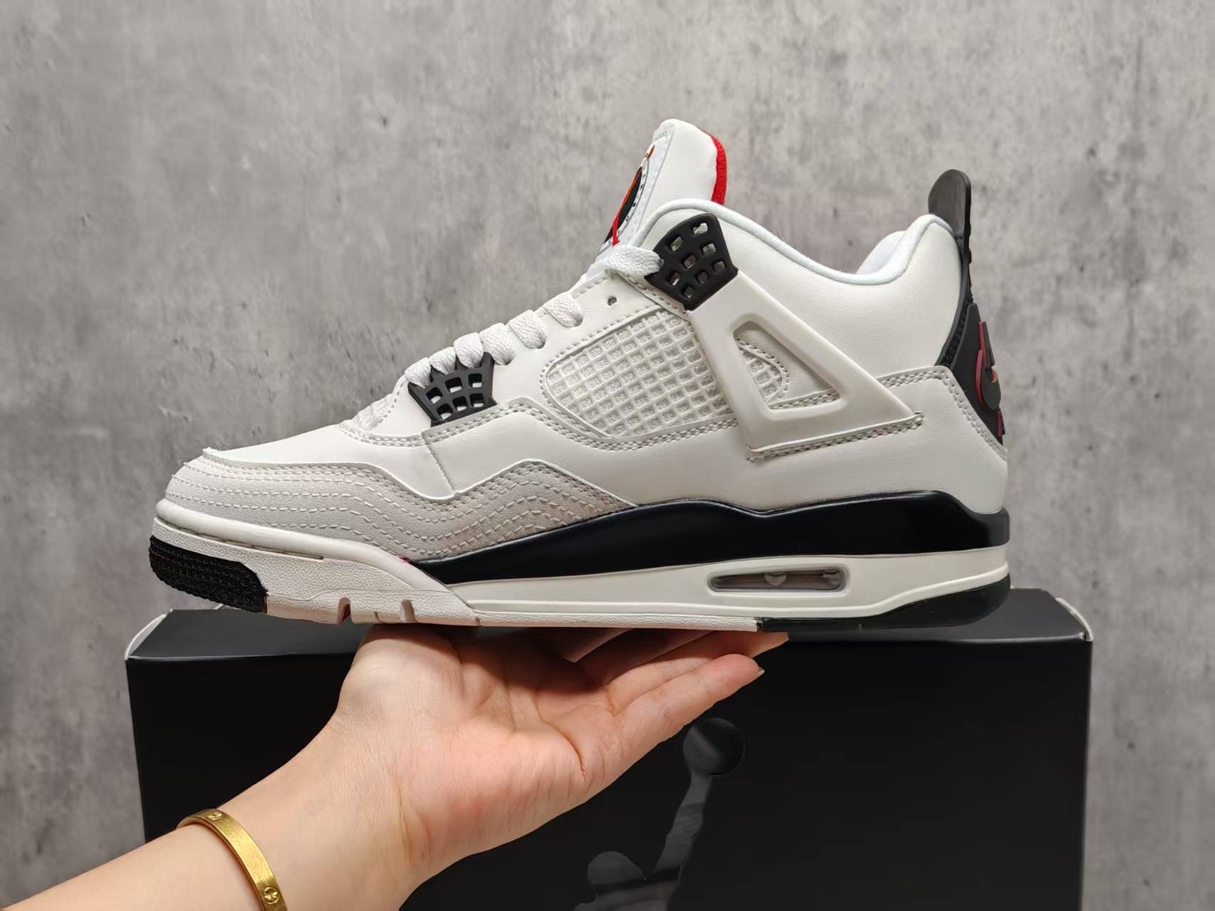 Air Jordan 4 pilot