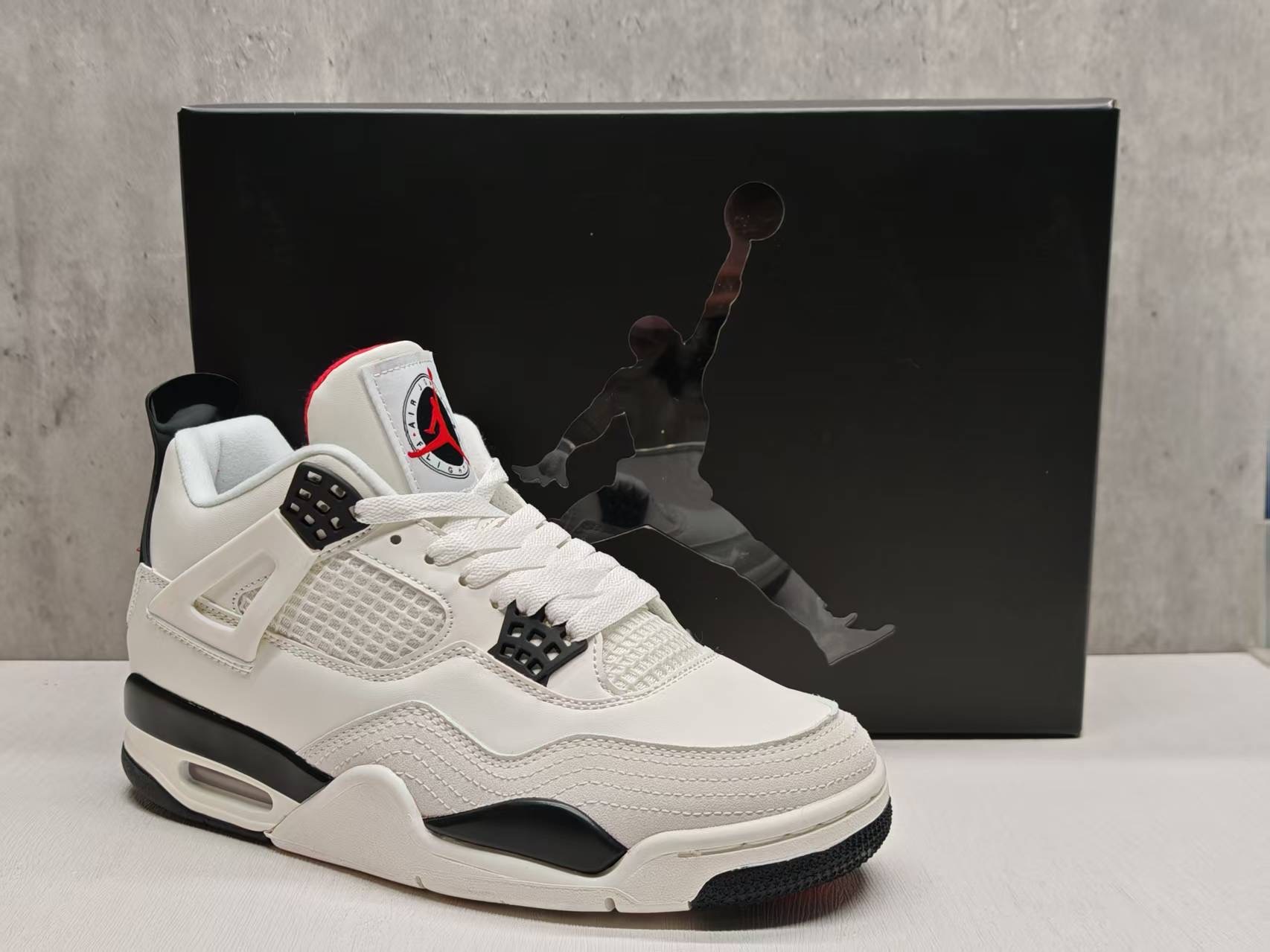 Air Jordan 4 pilot