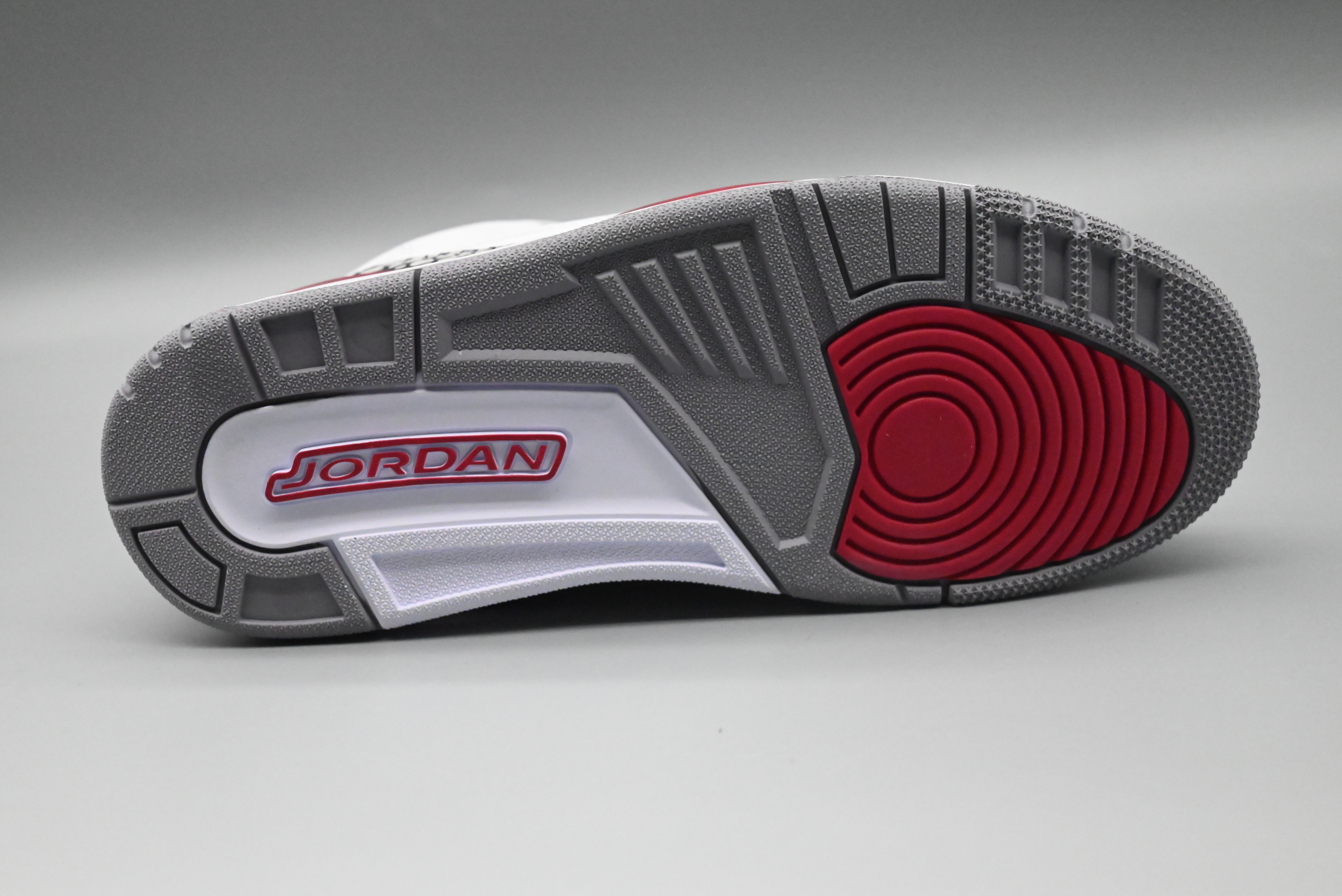 Air Jordan 3 Retro Cardinal Red23