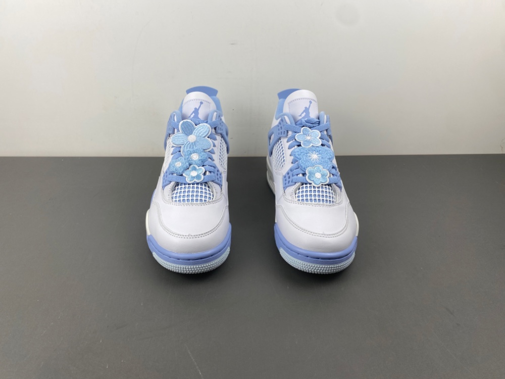 Air Jordan 4 valentine-s-day3