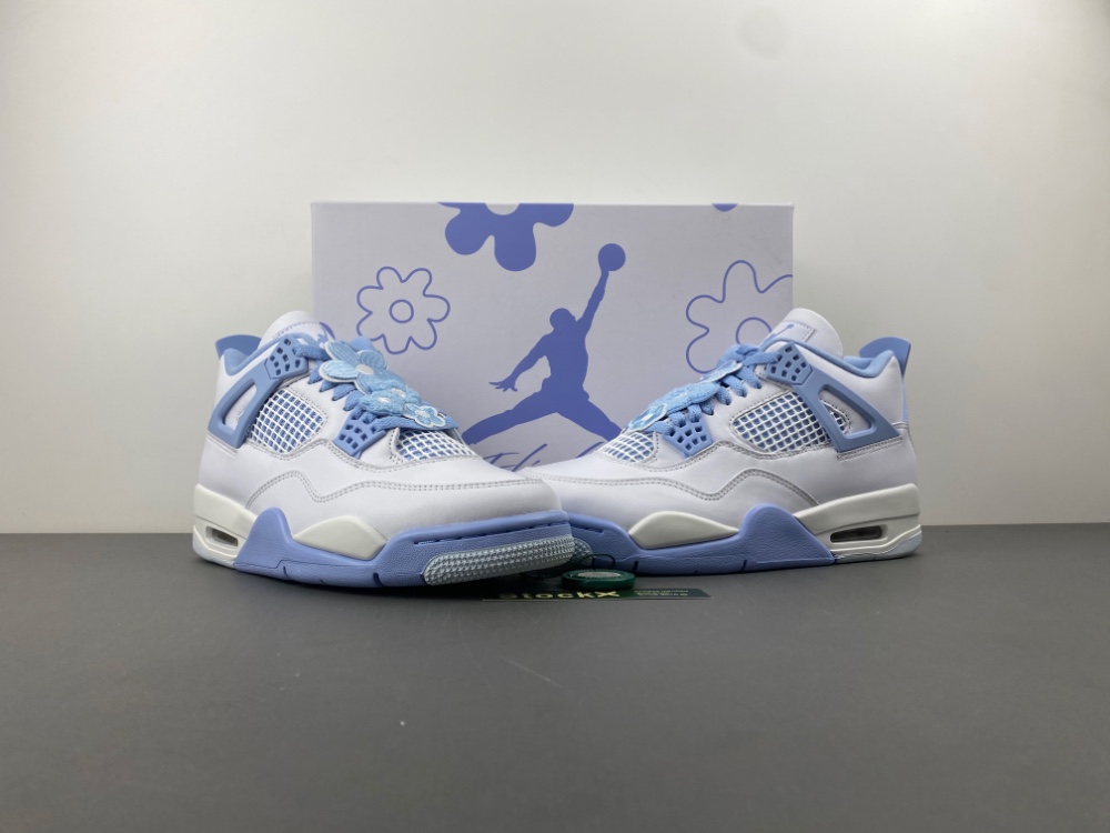 Air Jordan 4 valentine-s-day3